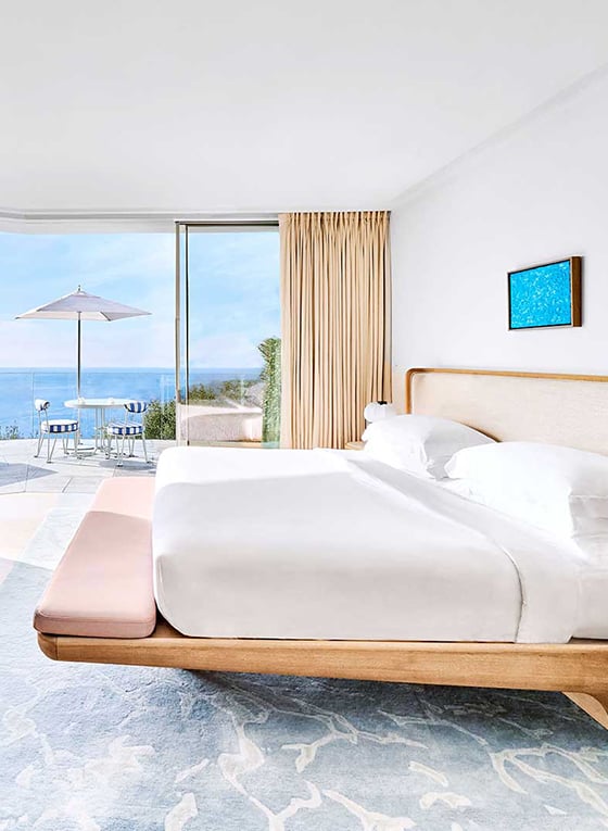 Corniche Junior Suite bedroom